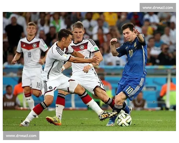 世界杯直播全程跟踪精彩赛事实时更新助你不错过每一刻激情时刻 世界杯直播全程跟踪精彩赛事实时更新助你不错过每一刻激情时刻